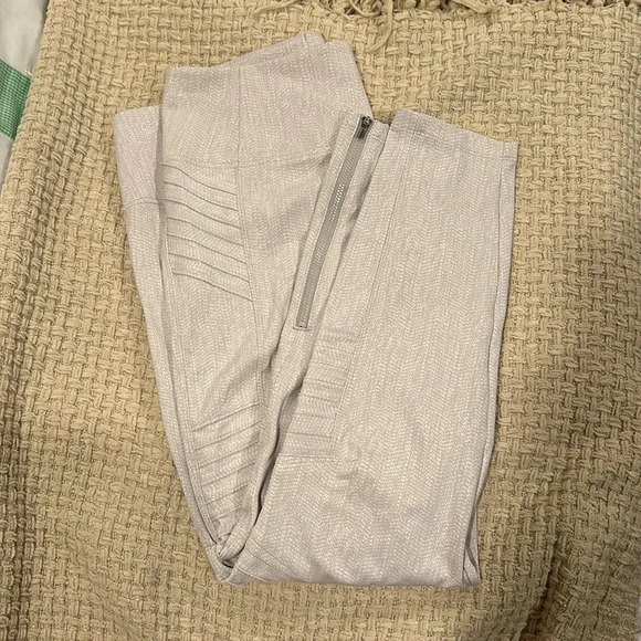 ATHLETA Leggings - Picture 2 of 10
